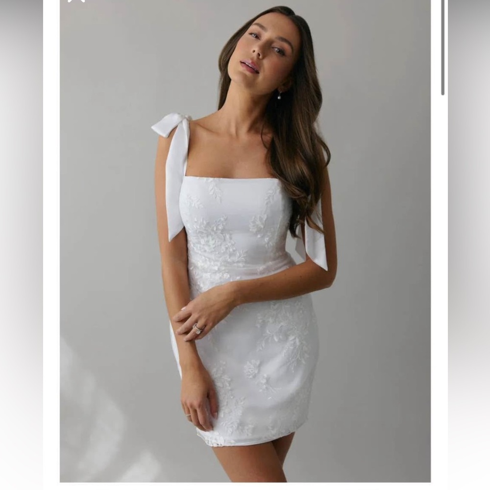 Elegant White Floral Dress